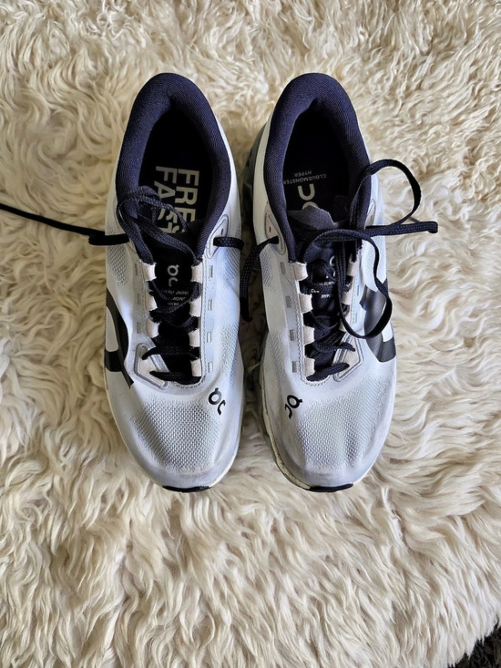 On Cloudmonster Hyper Athletic Shoes White & Black US 8.5 - Picture 4 of 9